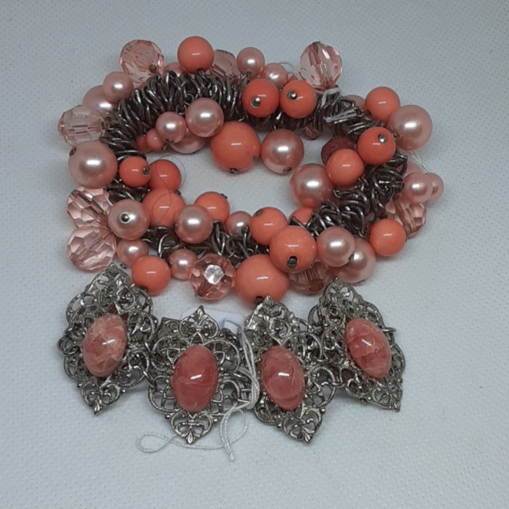 2 bracelets
